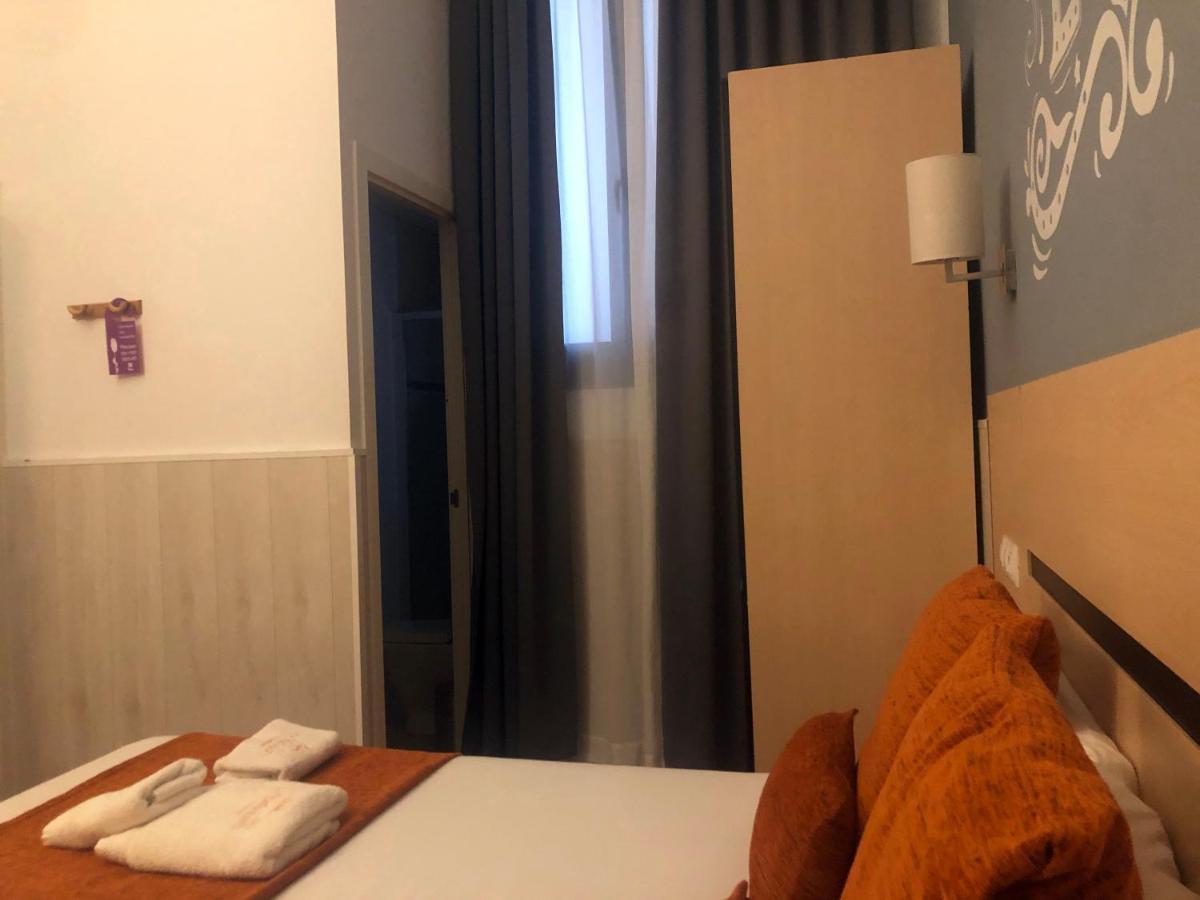 Live Natura (adults Only) Guest house Barcelona